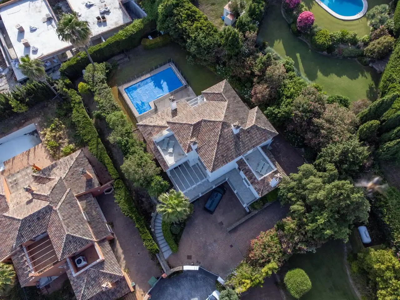 Vista exterior de Casa o xalet en venda en Sotogrande amb Aire condicionat, Jardí privat i Terrassa