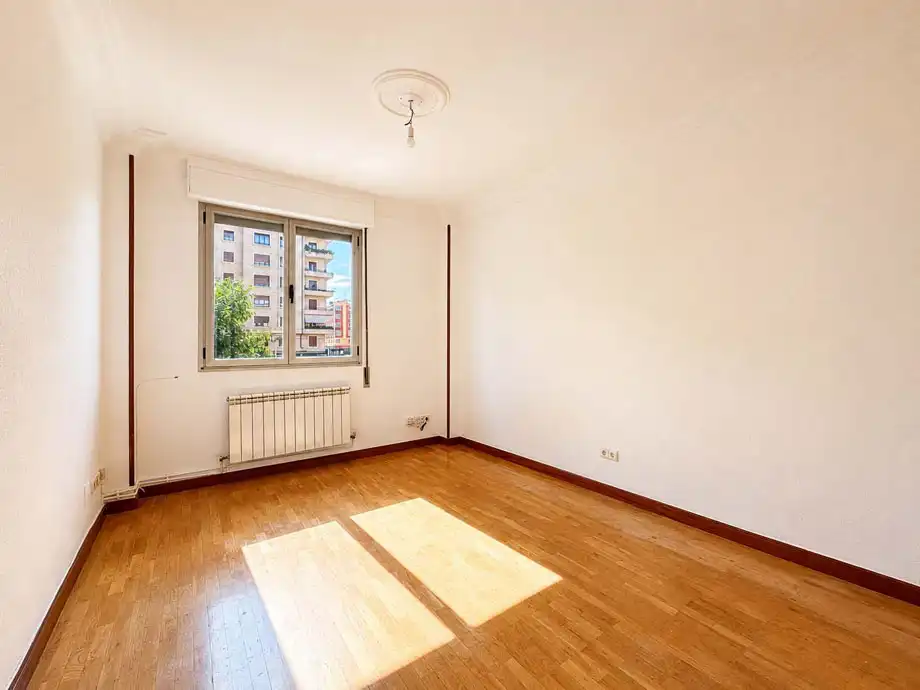 Habitación de Piso en venta en Vitoria - Gasteiz con Calefacción, Parquet y Terraza