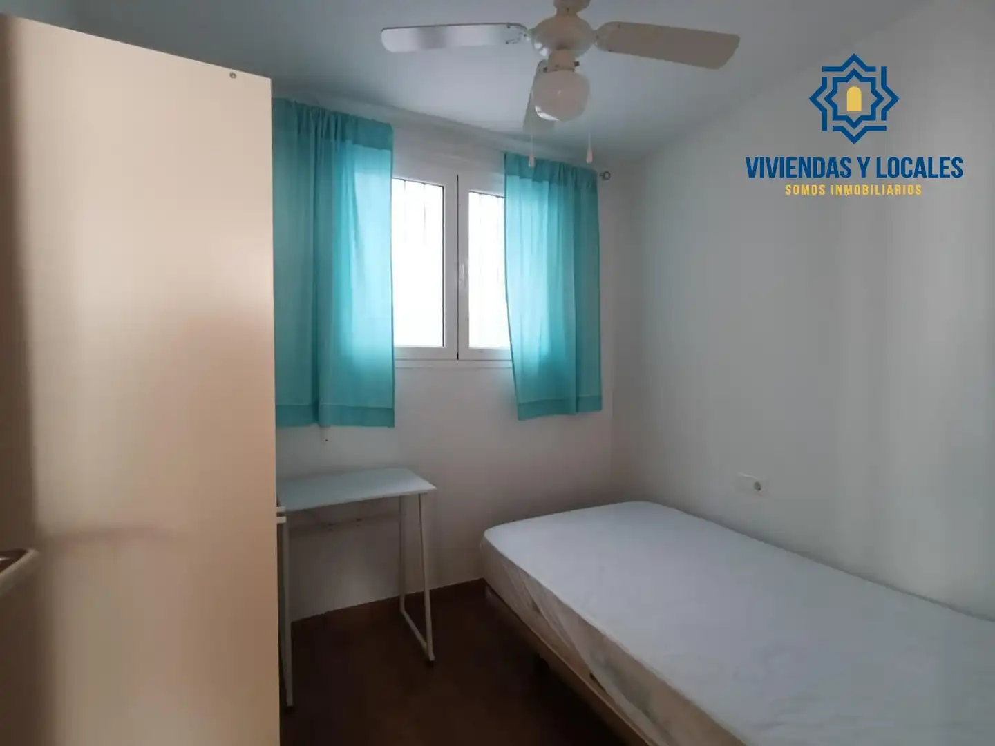 Bedroom of Flat for rent in Granada  with Heating, Terrace and Furnished