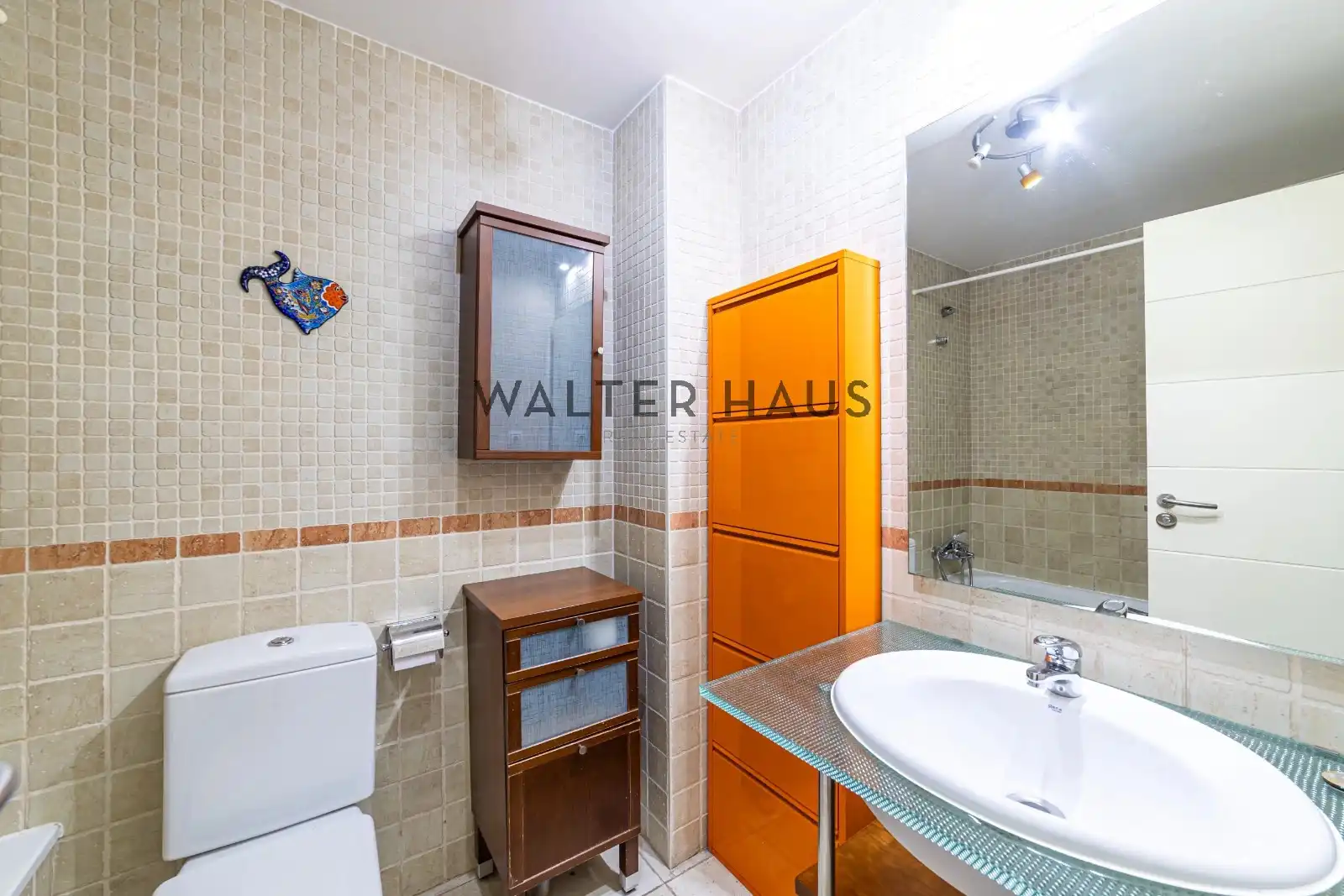 Bathroom of Flat for sale in Madrid  with Air Conditioner, Heating and Storage room