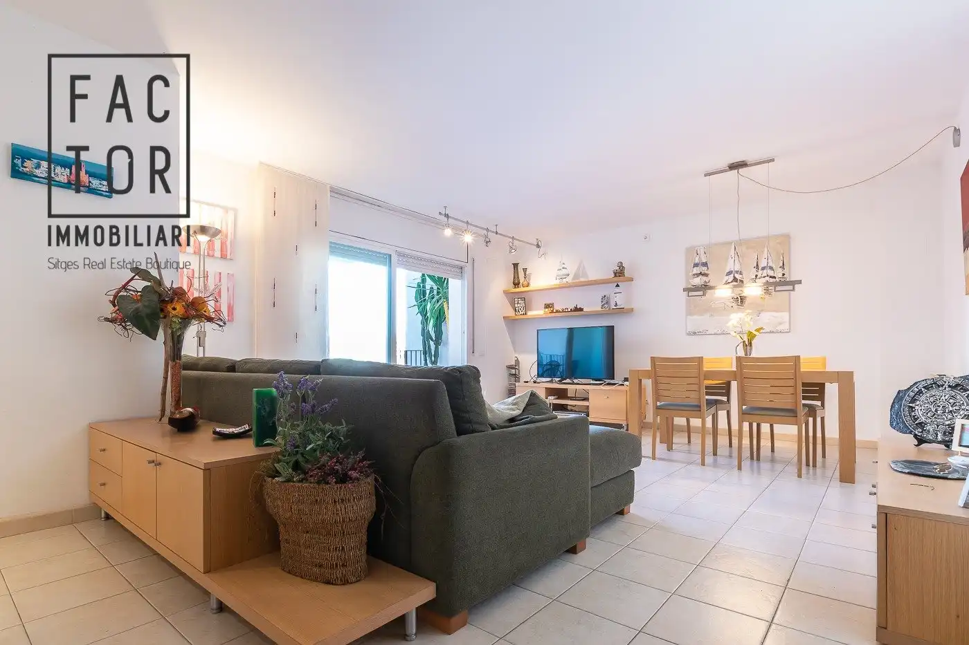 Sala de estar de Piso de alquiler en Sitges con Aire acondicionado, Calefacción y Terraza