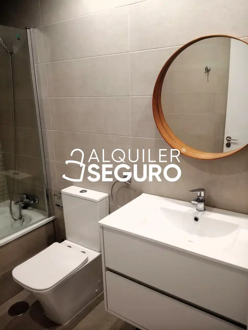 Bathroom of Attic for rent in Arroyo de la Encomienda  with Heating, Terrace and Storage room