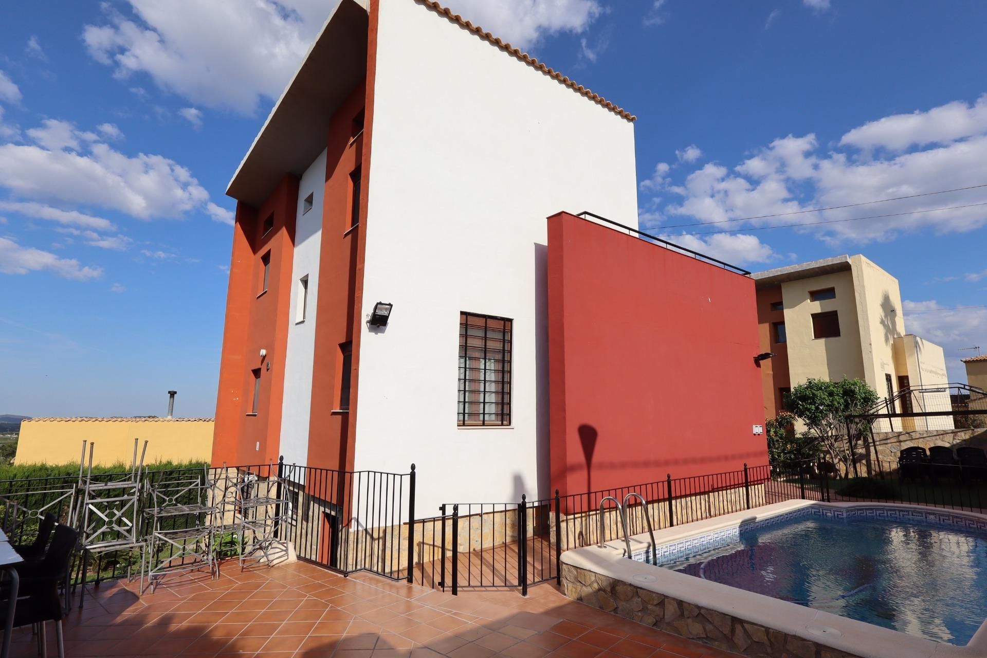Exterior view of House or chalet for sale in Chiva  with Air Conditioner, Heating and Private garden