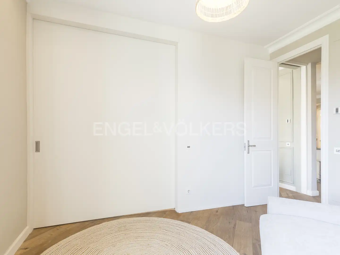 Schlafzimmer von Dachboden zur Miete in Barcelona mit Klimaanlage, Heizung und Parkett