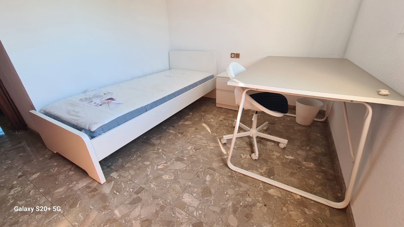 Bedroom of Flat to rent in  Huelva Capital  with Air Conditioner, Private garden and Storage room