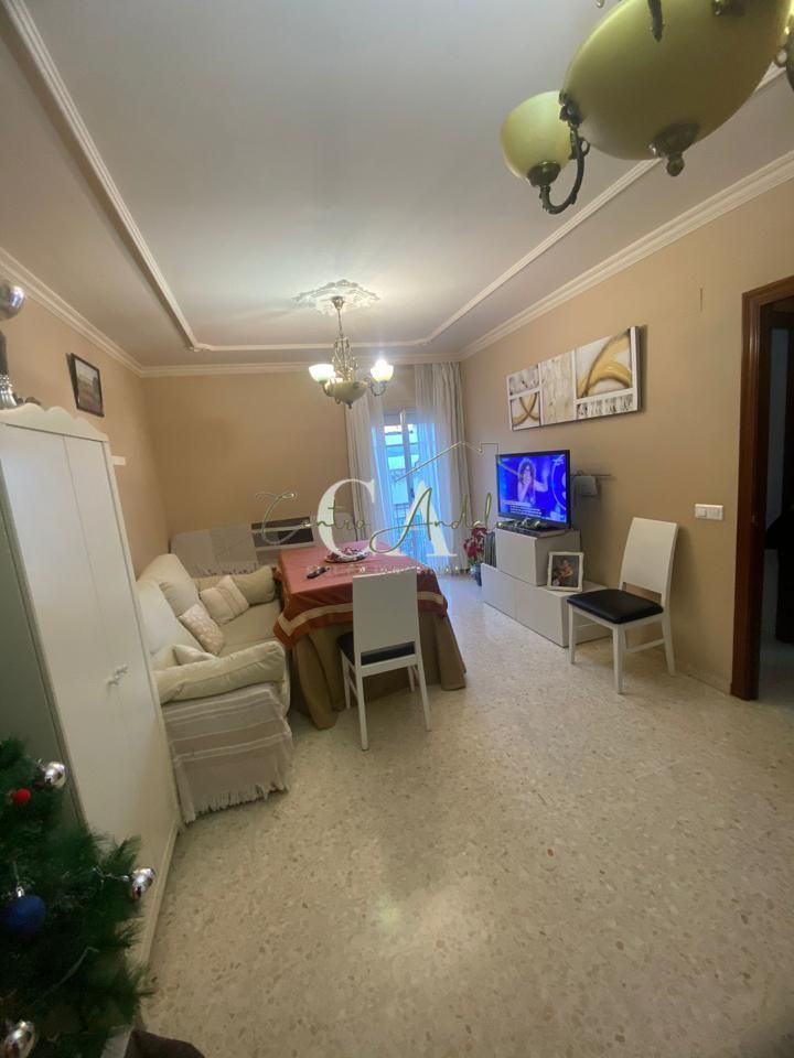 Sala d'estar de Pis en venda en Puente Genil amb Aire condicionat, Terrassa i Moblat