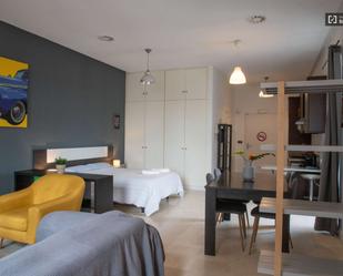 Dormitori de Estudi per a compartir en  Madrid Capital amb Aire condicionat i Terrassa