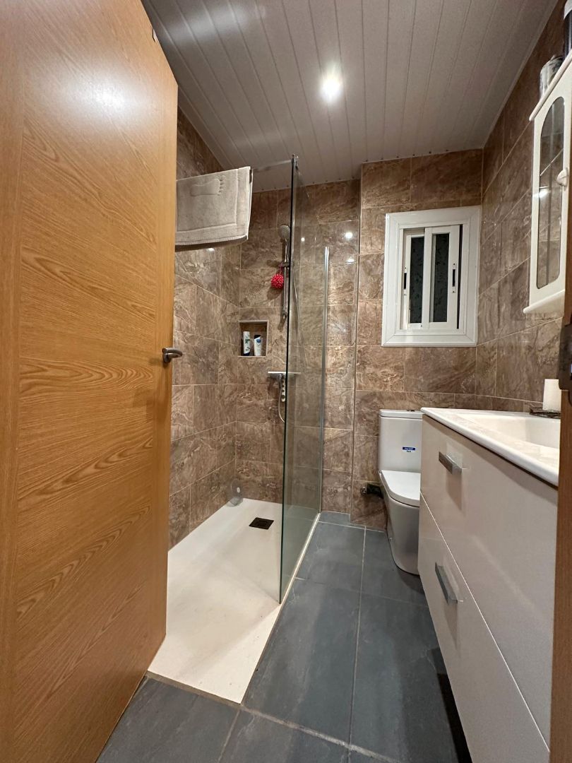 Bany de Apartament en venda en L'Estartit amb Aire condicionat, Calefacció i Terrassa