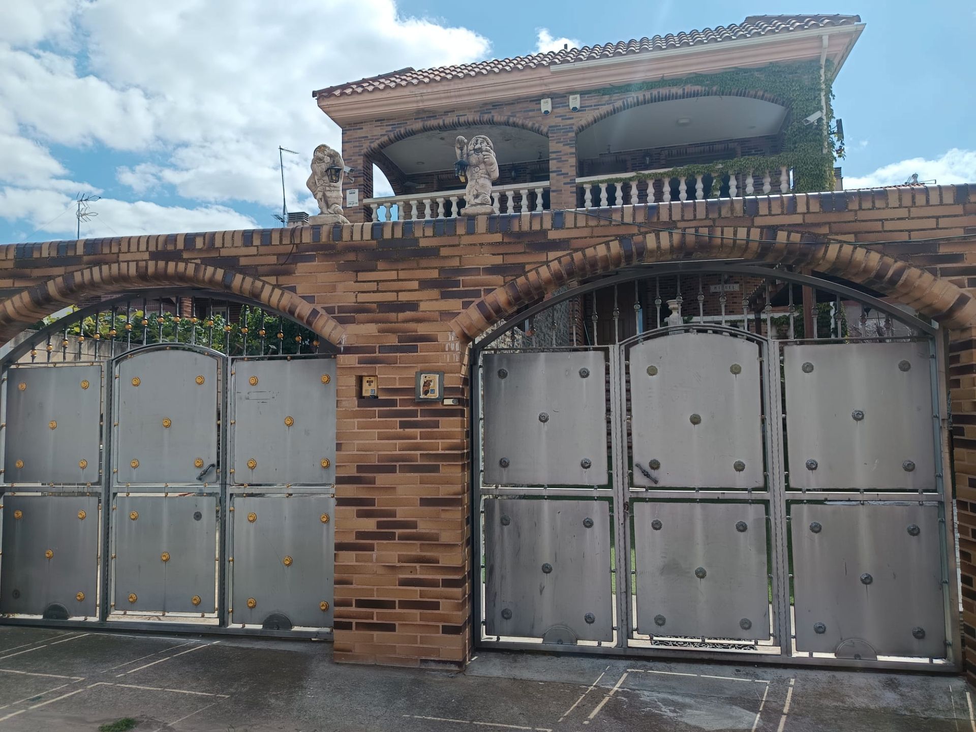 Vista exterior de Casa o xalet en venda en Entrena amb Moblat