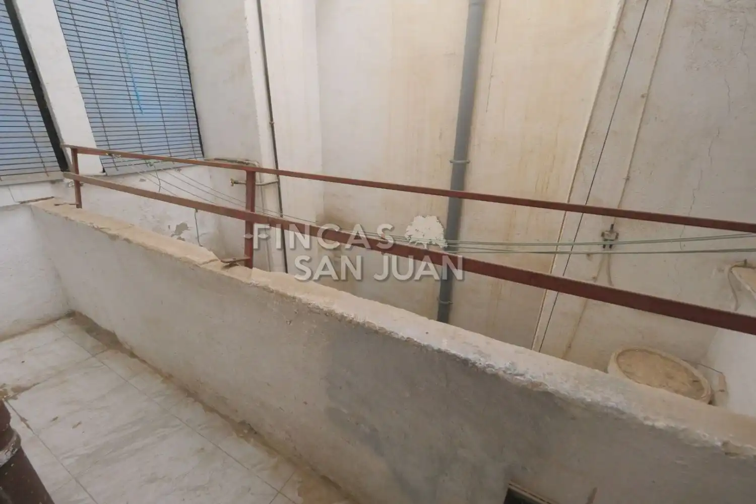 Piso en venta en Crevillent con Balcón