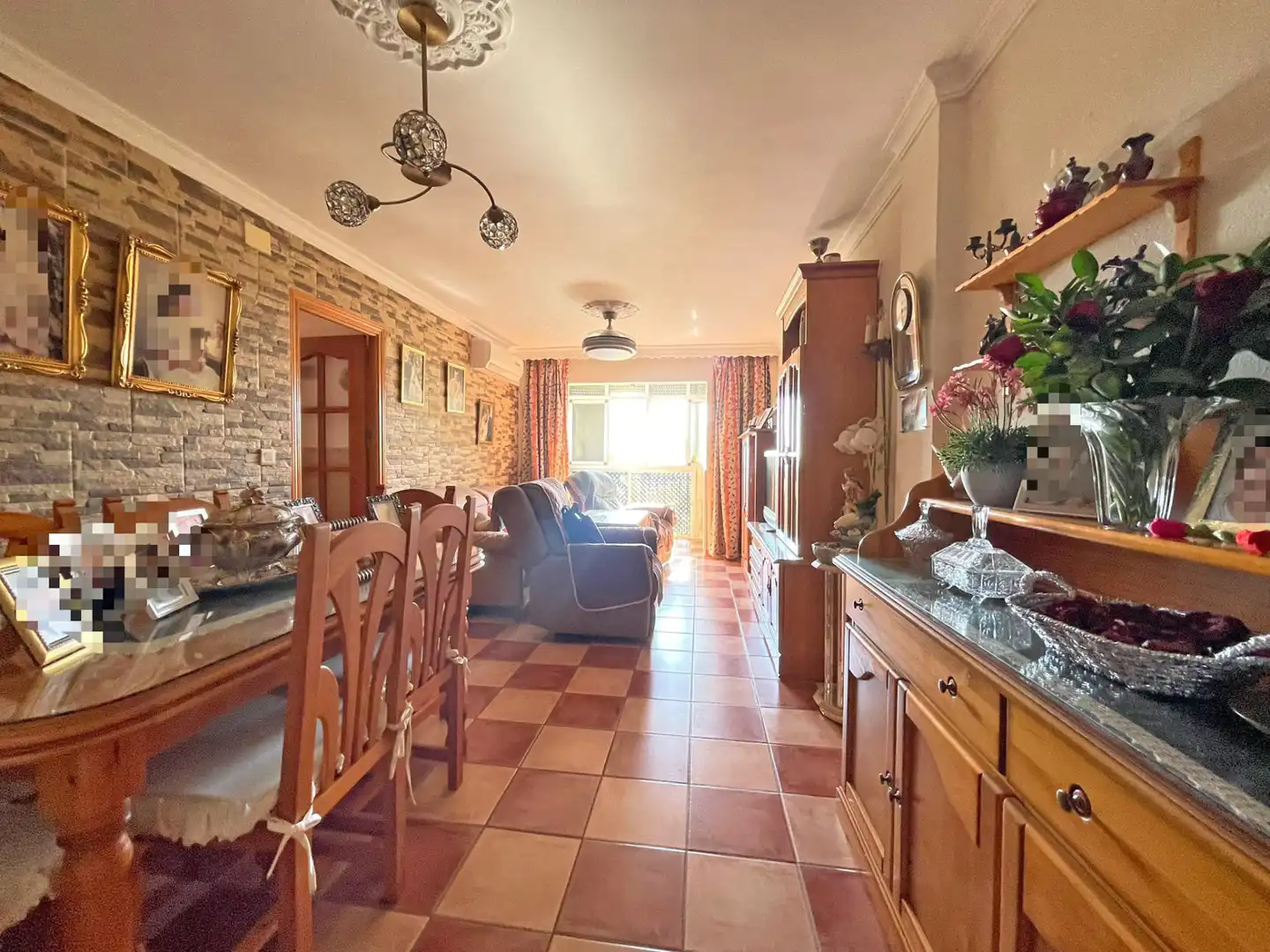Menjador de Apartament en venda en Estepona amb Aire condicionat i Terrassa