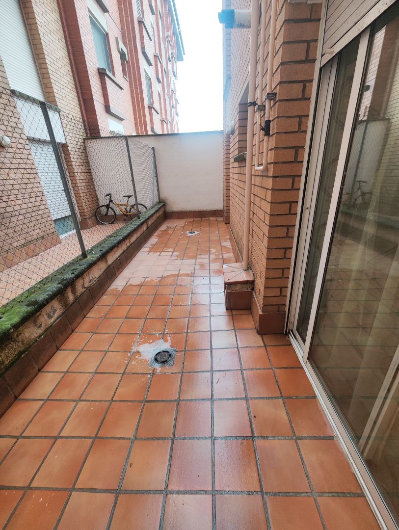 Terrassa de Pis en venda en Vic amb Calefacció i Piscina comunitària