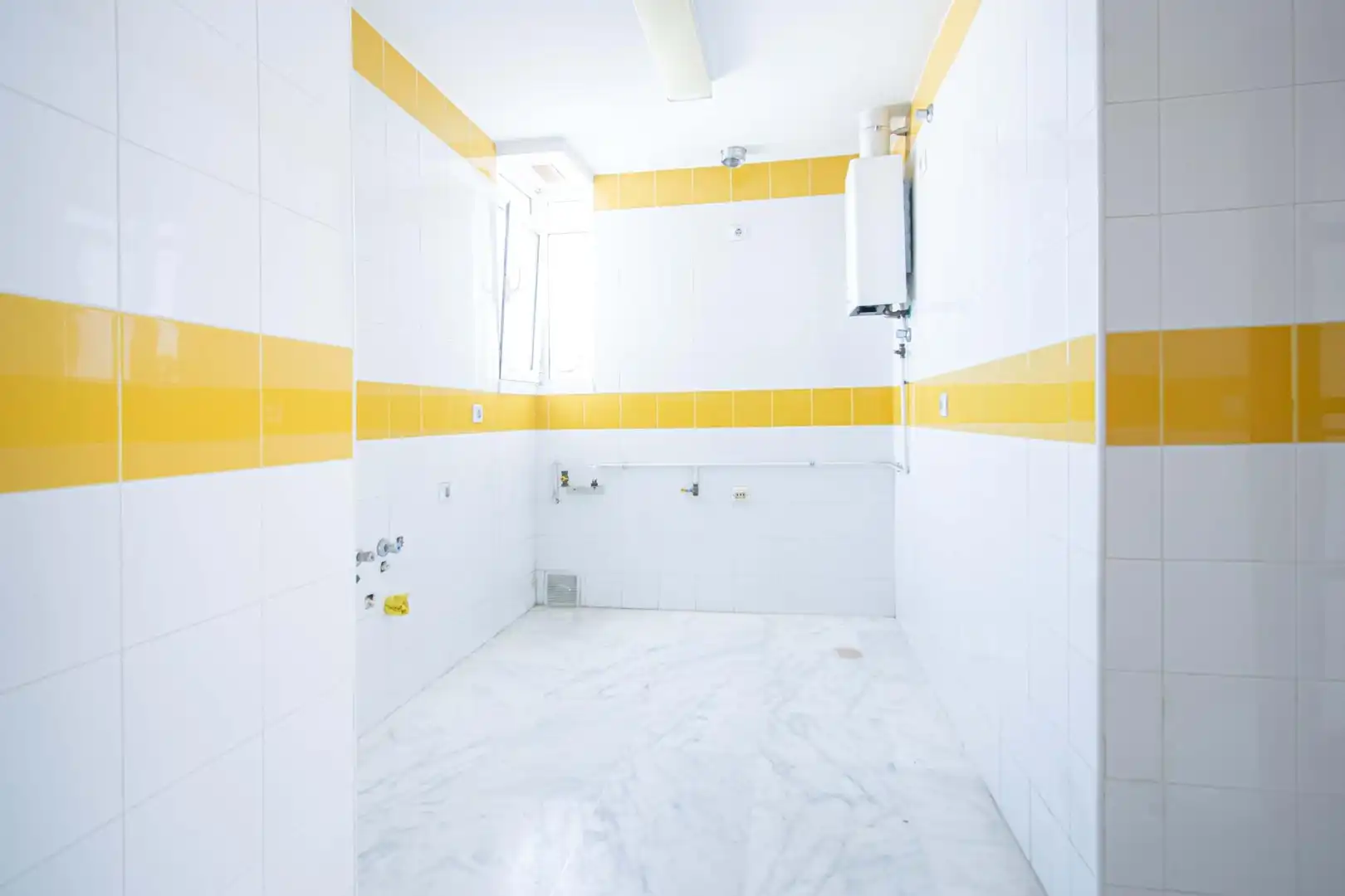 Baño de Piso en venta en Sevilla con Aire acondicionado y Terraza