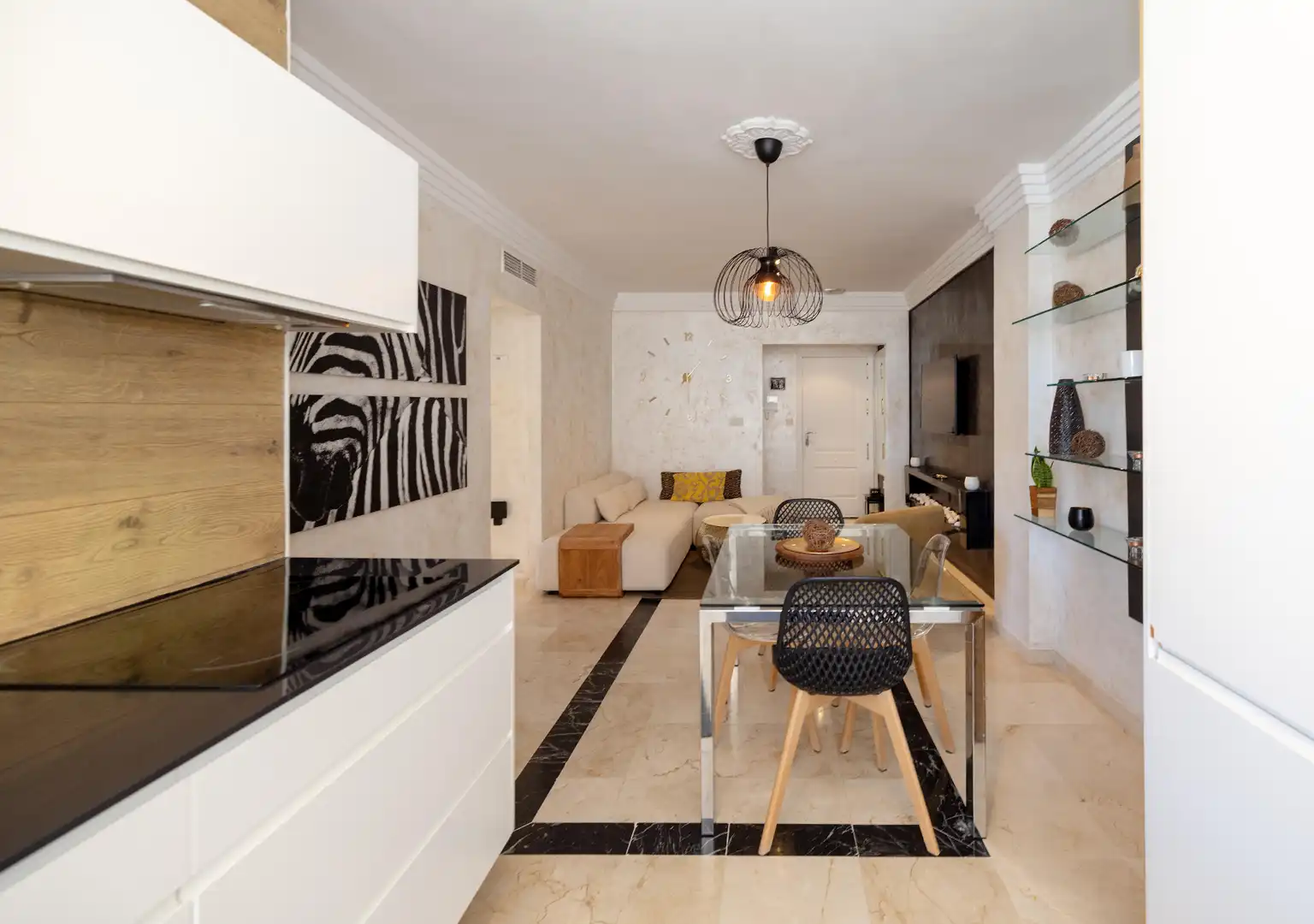 Wohnzimmer von Wohnung zum Verkauf in Marbella mit Klimaanlage, Heizung und Terrasse