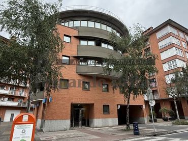Oficina amb ascensor de lloguer a Sasikoa Kalea
