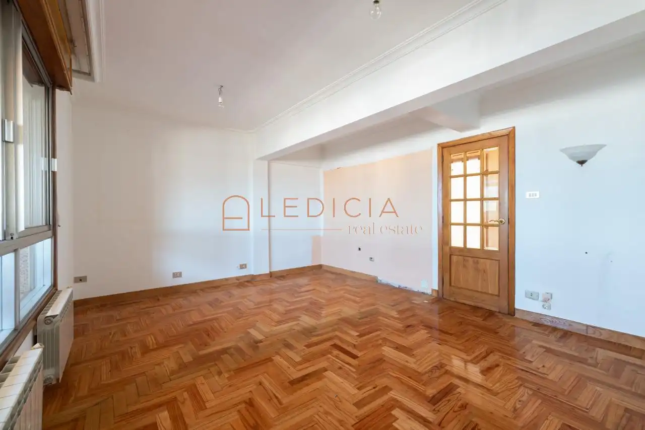 Piso en venta en García Barbón, 114, Centro - Areal
