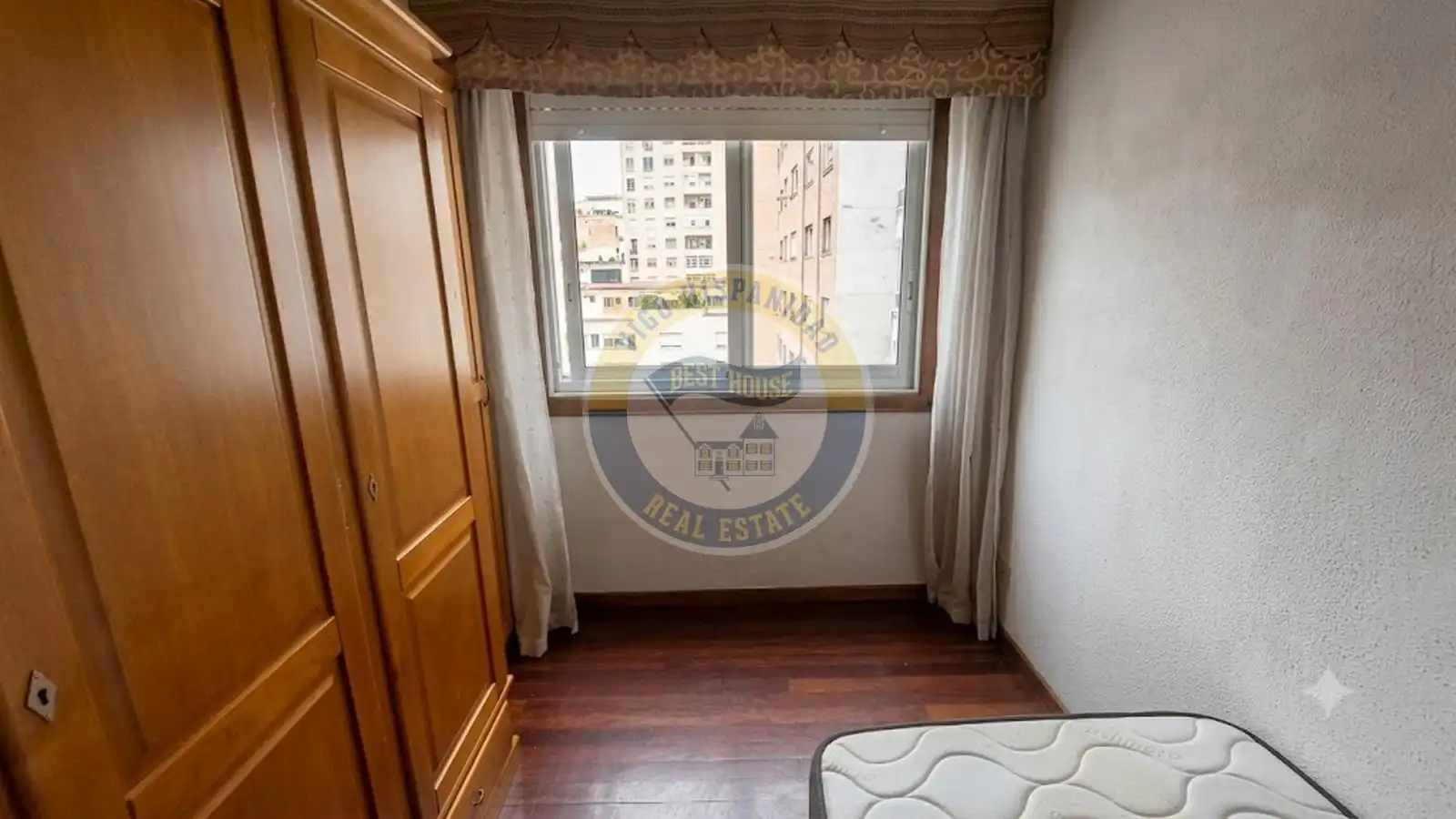 Habitación de Piso en venta en Vigo  con Calefacción