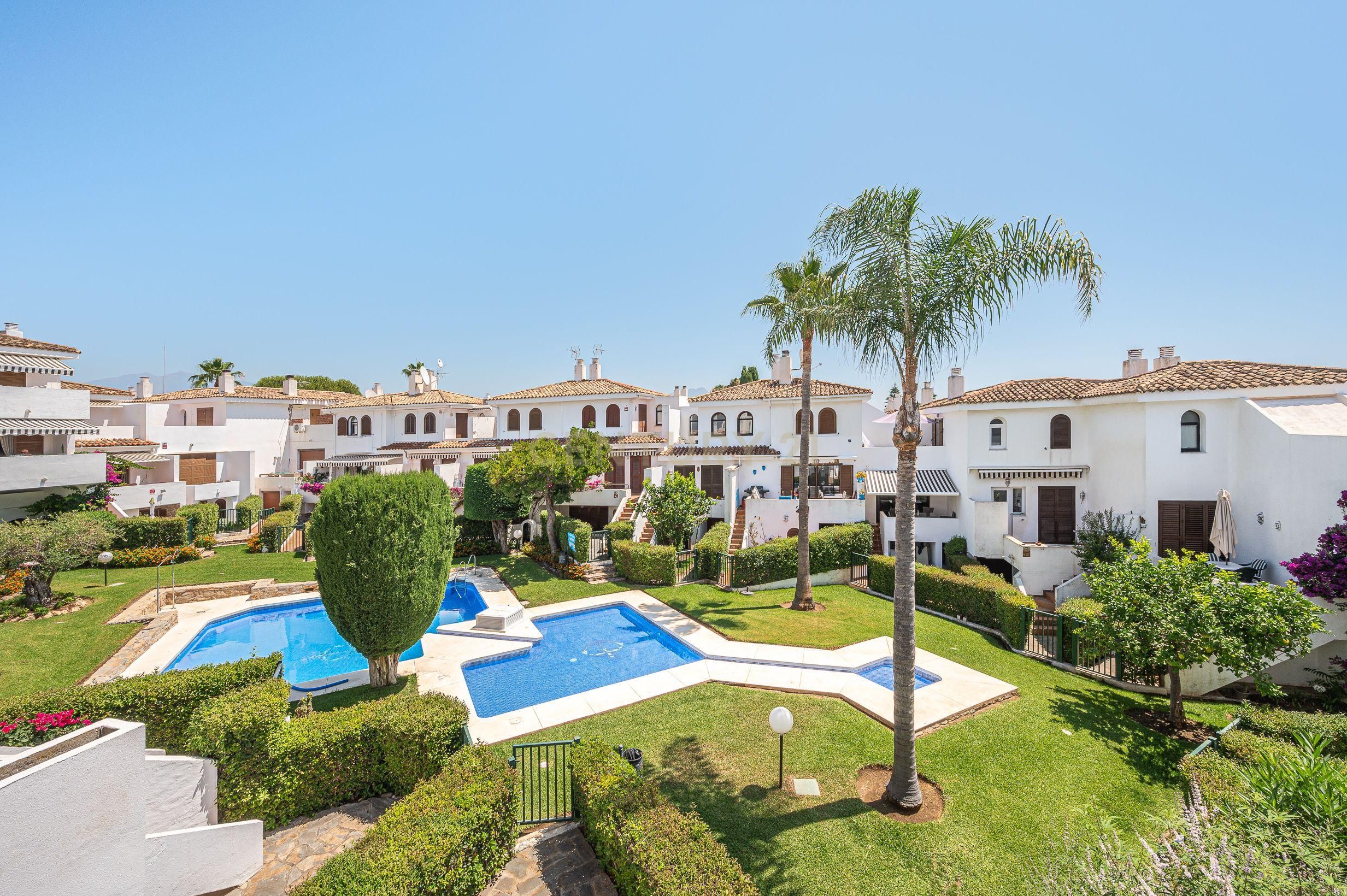 Jardín de Casa adosada en venta en Estepona con Jardín privado y Piscina comunitaria
