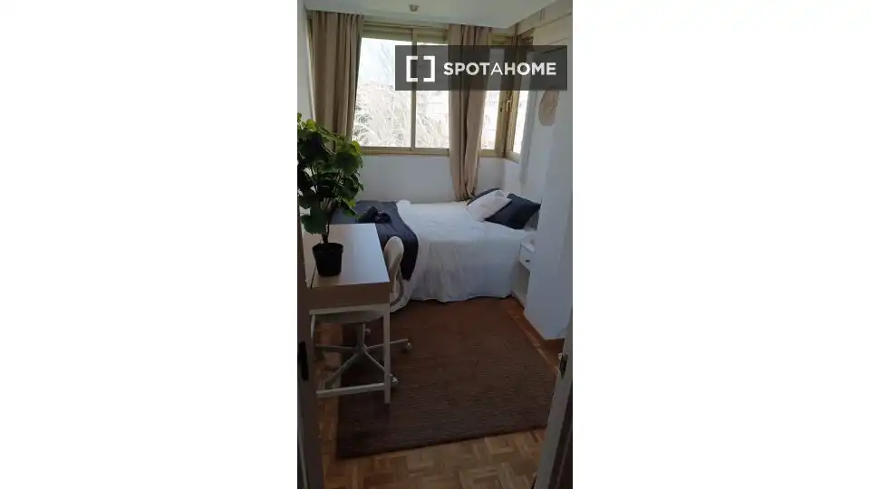 Bedroom of Flat for rent in Madrid  with Air Conditioner, Heating and Furnished