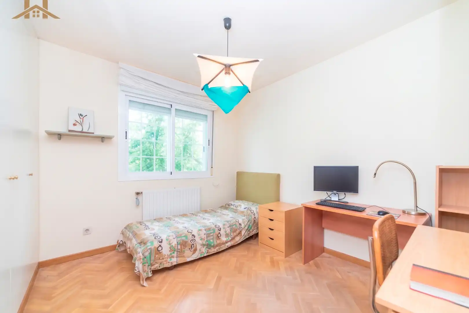 Habitación de Casa adosada en venta en Madrid con Aire acondicionado, Calefacción y Jardín privado
