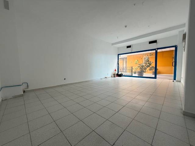 Local comercial en Alquiler en Calle las Fraguas, 3 en Valdemorillo pueblo