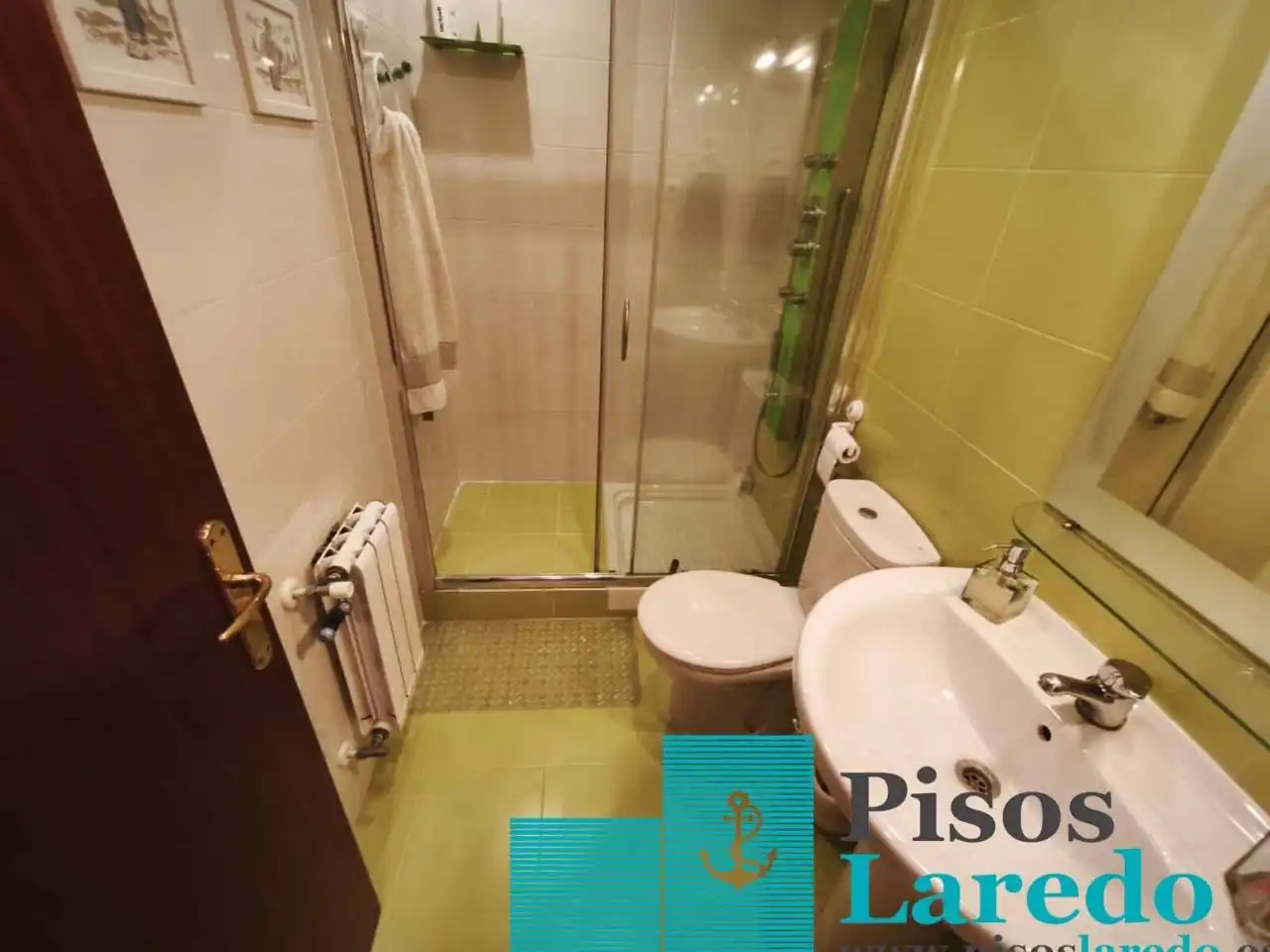 Baño de Piso en venta en Laredo con Calefacción, Parquet y Amueblado