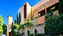 Vista exterior de Casa o xalet en venda en El Campello amb Aire condicionat, Terrassa i Piscina