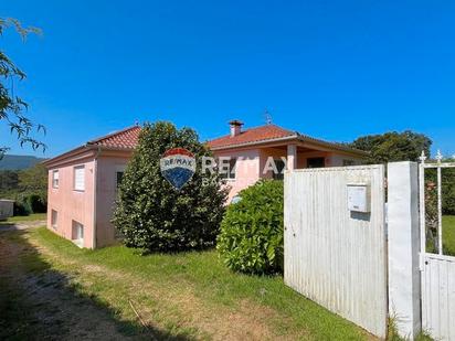 Vista exterior de Casa o xalet en venda en Gondomar amb Calefacció, Jardí privat i Terrassa