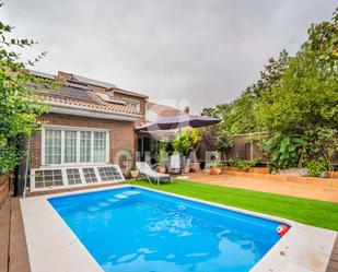 Garden of Single-family semi-detached for sale in  Madrid Capital  with Air Conditioner and Swimming Pool