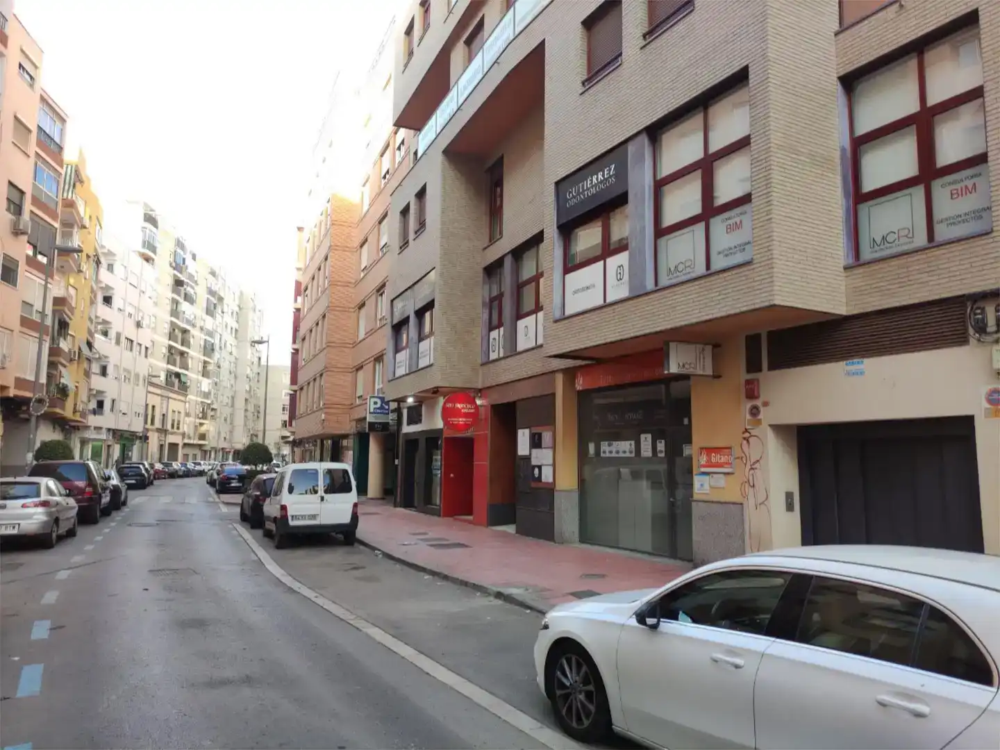 Vista exterior de Garatge en venda en Almería