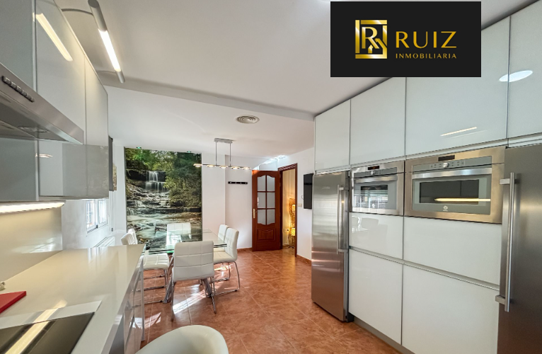 Cuina de Casa o xalet en venda en Vegas del Genil amb Calefacció, Terrassa i Traster