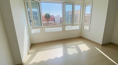Foto 2 de Piso en venta en Plaza America, Campoamor, Alicante / Alacant