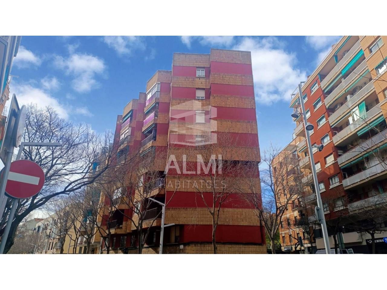 Außenansicht von Wohnung zum Verkauf in  Barcelona Capital mit Klimaanlage und Balkon