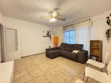 Piso con balcón en venta en Pla - Carolinas