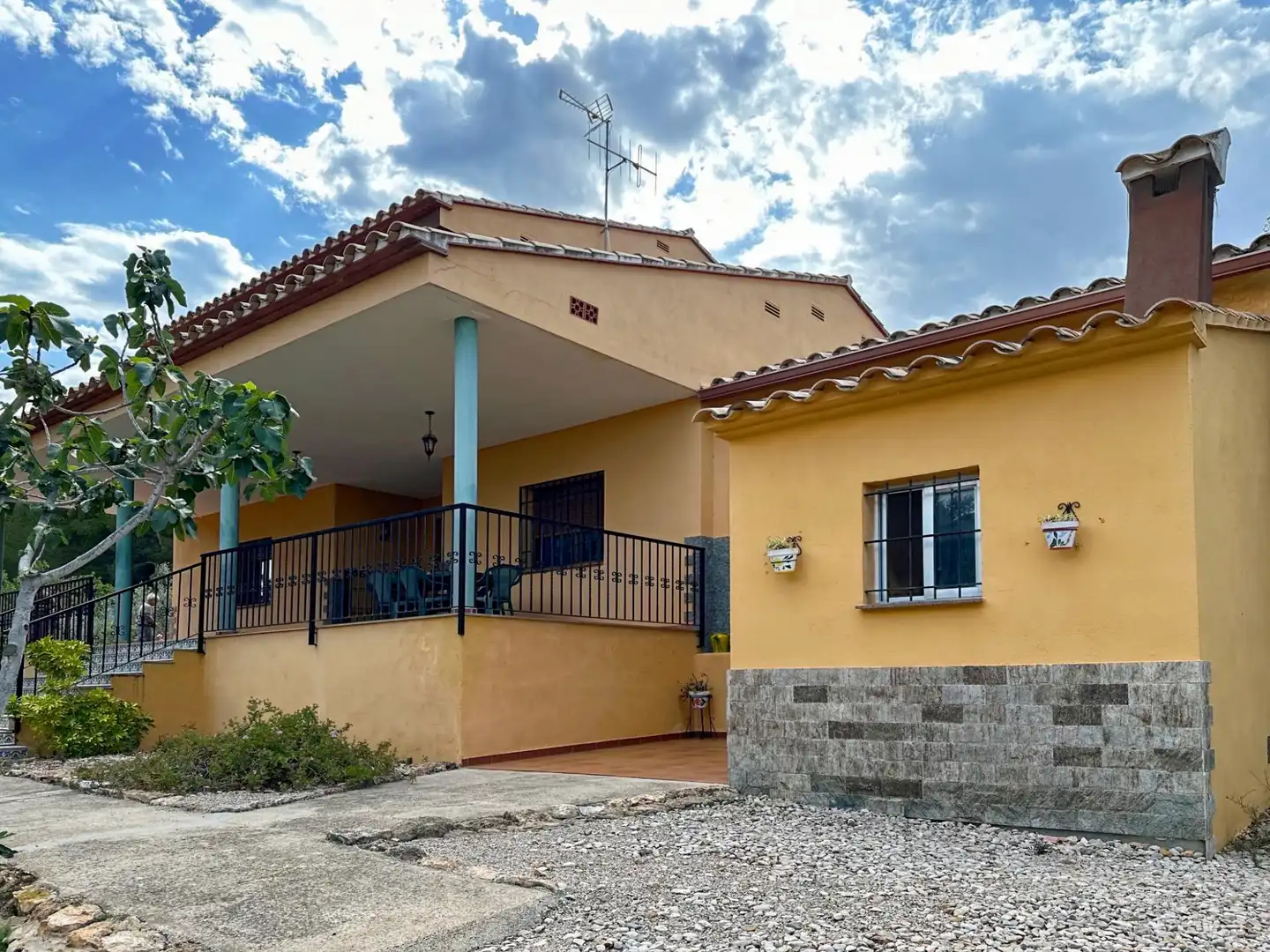 Exterior view of Country homes for sale in Useras /  Les Useres  with Private garden, Terrace and Storage room
