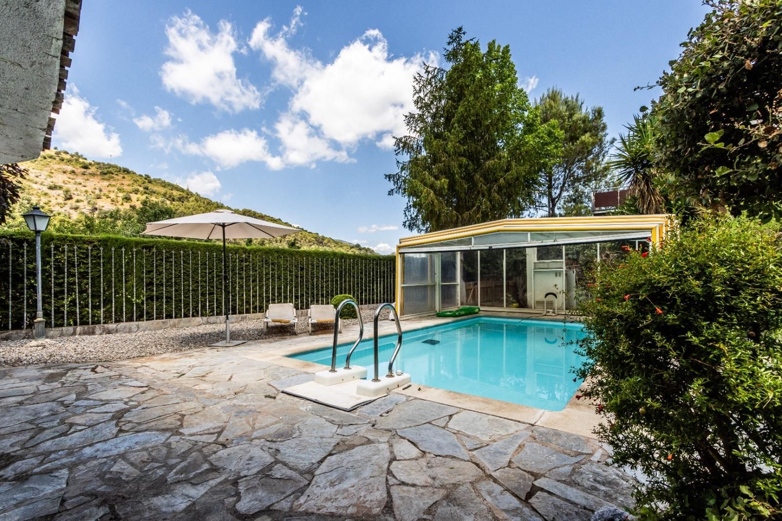 Piscina de Casa o chalet en venta en Castellar del Vallès con Aire acondicionado, Jardín privado y Parquet