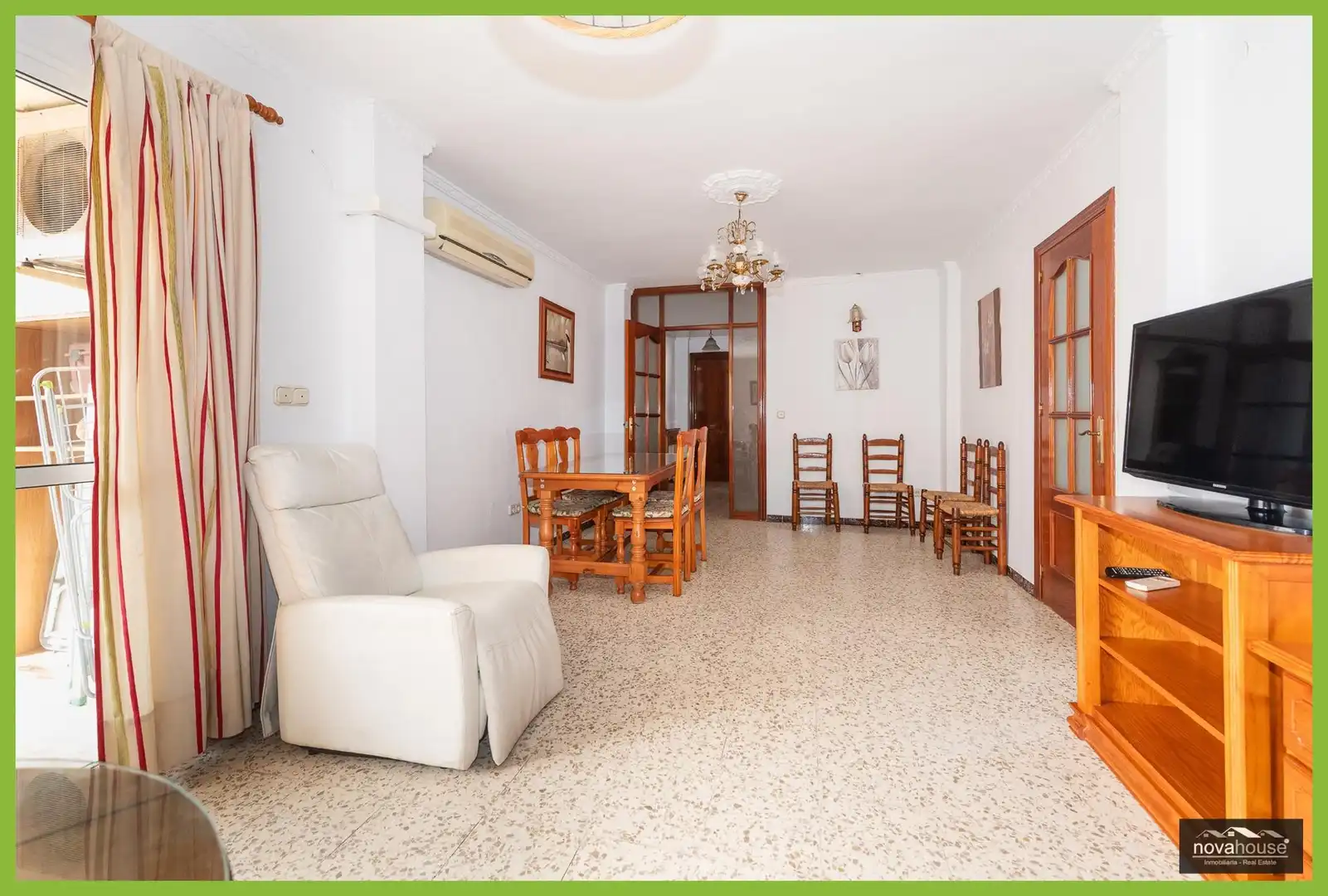 Living room of Flat for sale in Rincón de la Victoria  with Air Conditioner, Terrace and Alarm