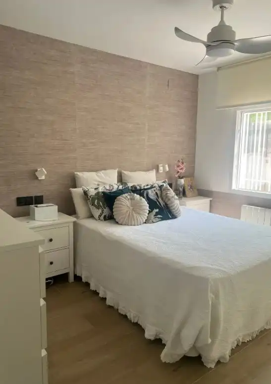 Dormitori de Casa o xalet en venda en L'Eliana amb Aire condicionat, Jardí privat i Terrassa