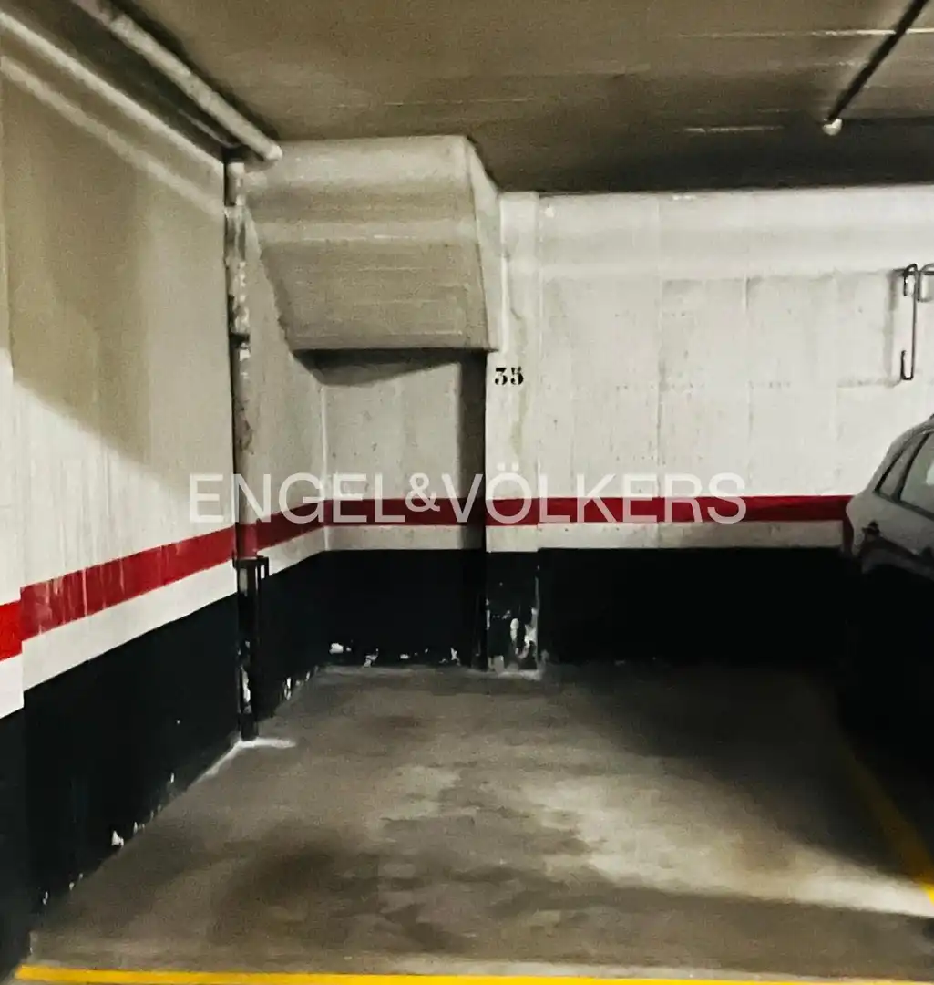 Parking de Casa adosada en venta en Avenida Europa