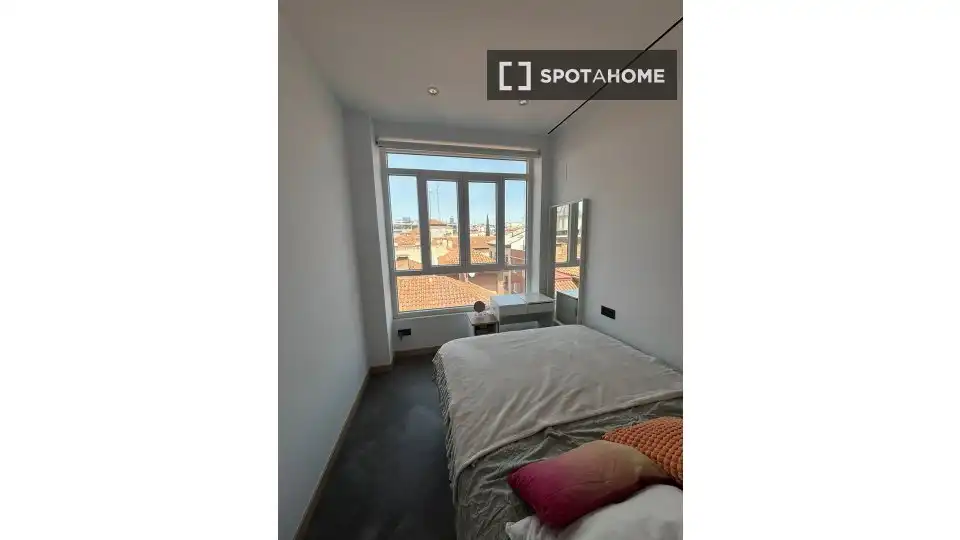 Habitación de Apartamento para compartir en Madrid con Aire acondicionado, Calefacción y Terraza