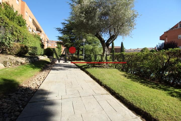 Jardí de Pis de lloguer en Boadilla del Monte amb Aire condicionat, Calefacció i Terrassa