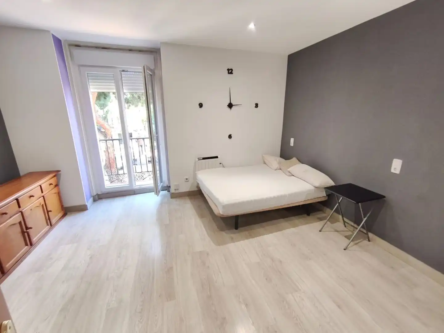 Habitación de Apartamento de alquiler en Madrid con Aire acondicionado, Calefacción y Amueblado