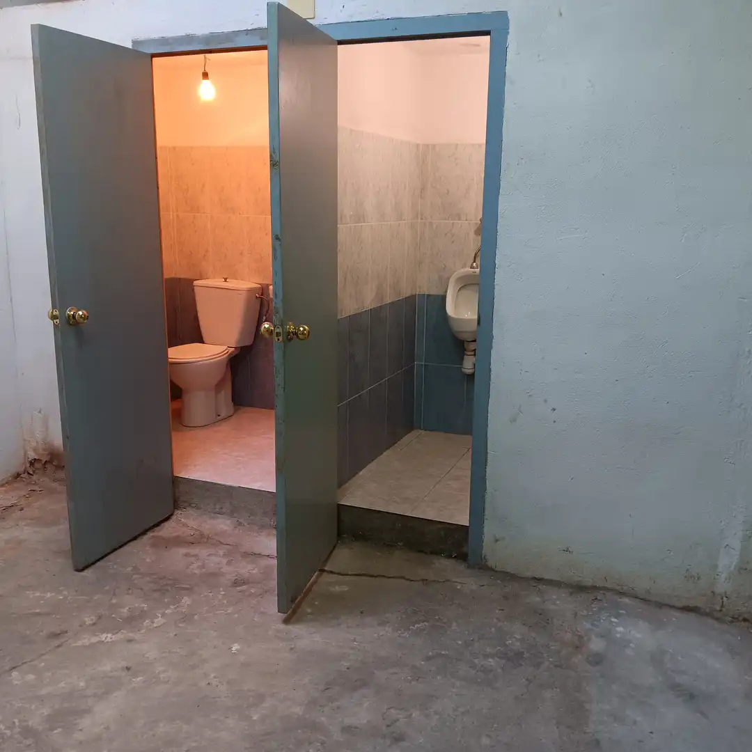Baño de Local de alquiler en Zaragoza