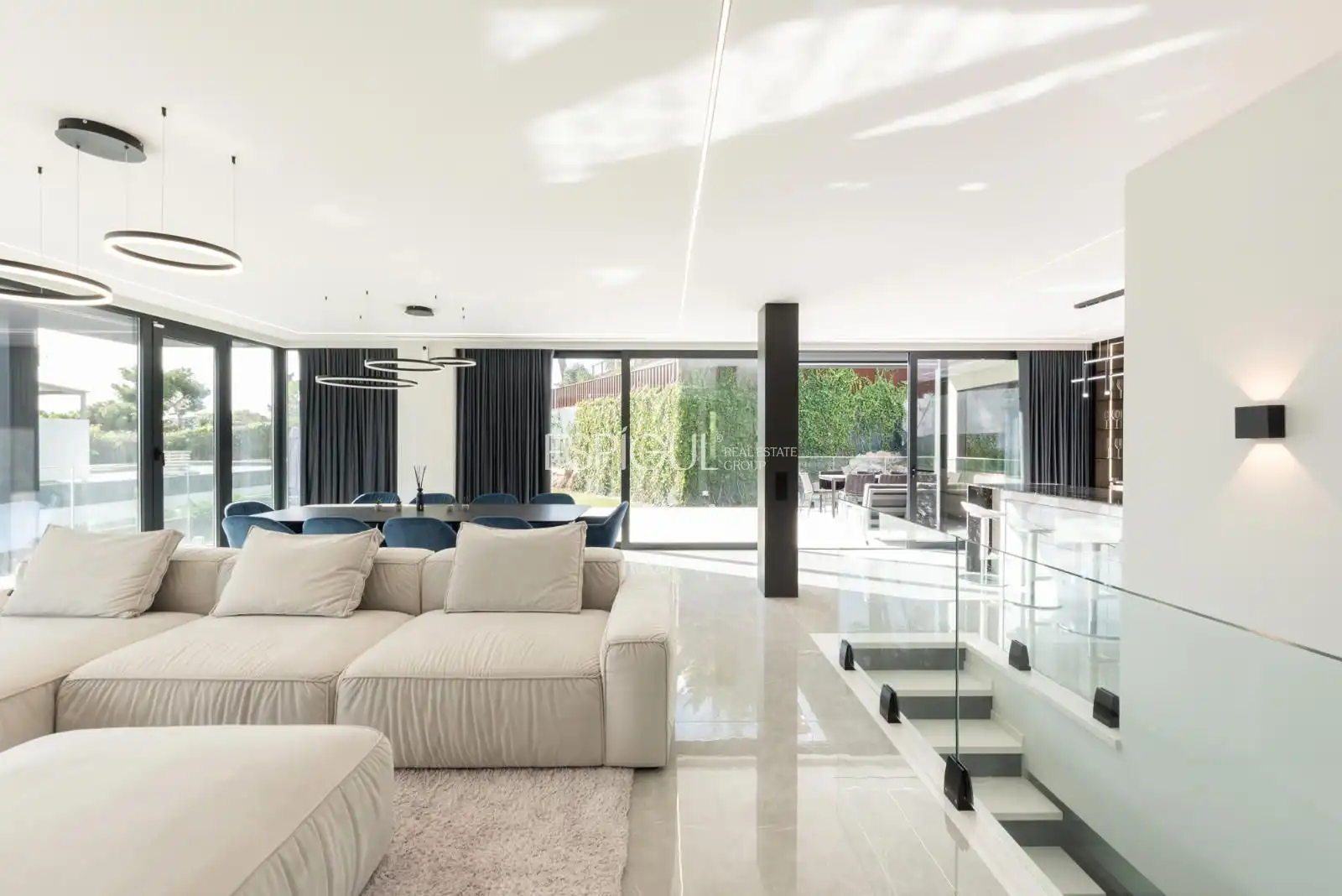 Living room of Houses for sale in Castelldefels  with Air Conditioner, Heating and Parquet flooring