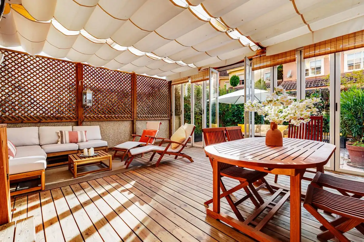 Maison mitoyenne avec terrasse à vendre à Calle de la Bahía de Santander