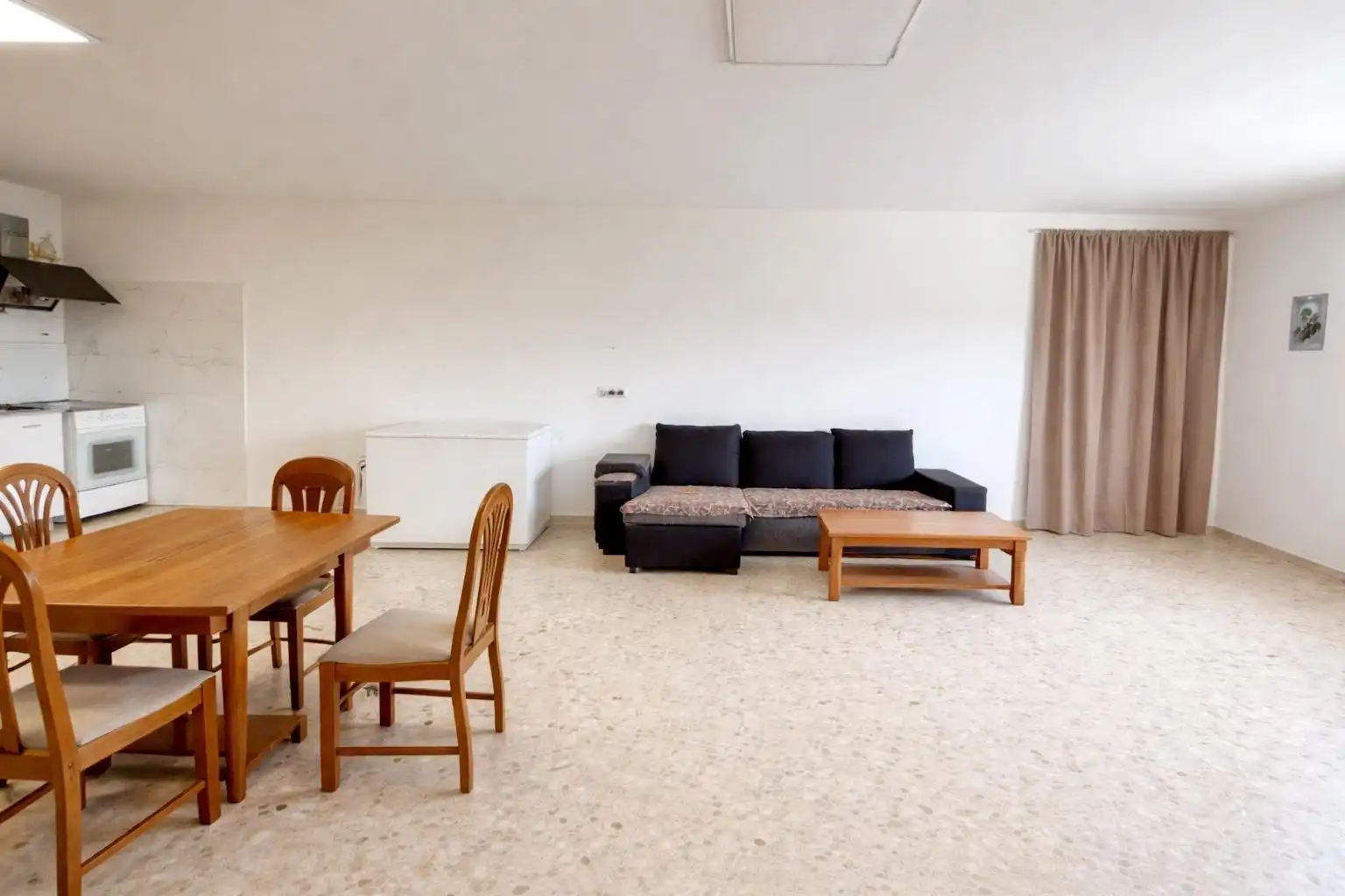 Wohnzimmer von Fabrikhallen zum Verkauf in Sagunto / Sagunt