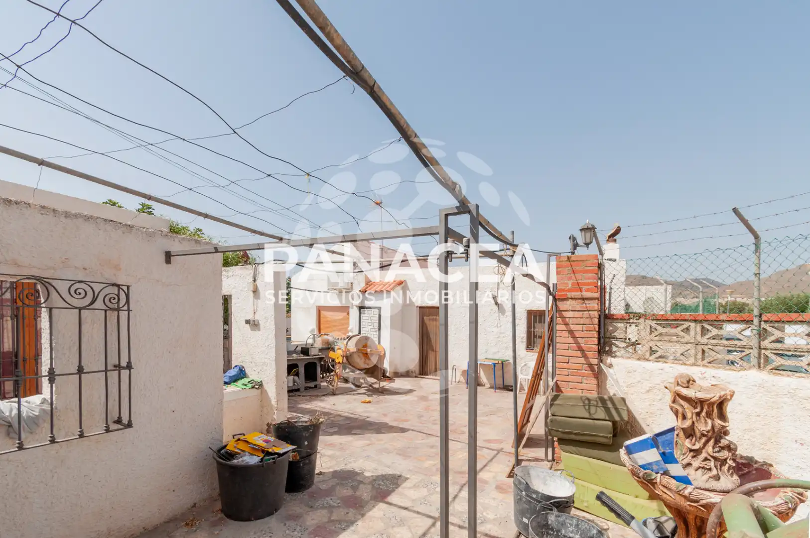 Vista exterior de Casa o xalet en venda en Pechina amb Jardí privat, Piscina i Moblat