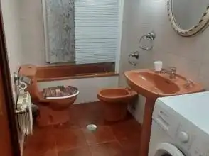 Bany de Pis de lloguer en Gijón  amb Calefacció, Parquet i Moblat