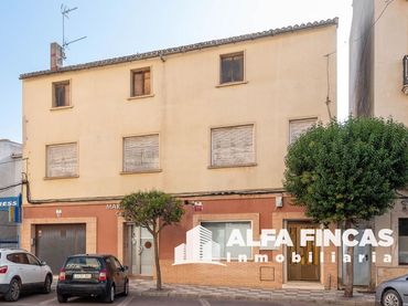 Chalet con jardín en venta en Arrabal 18