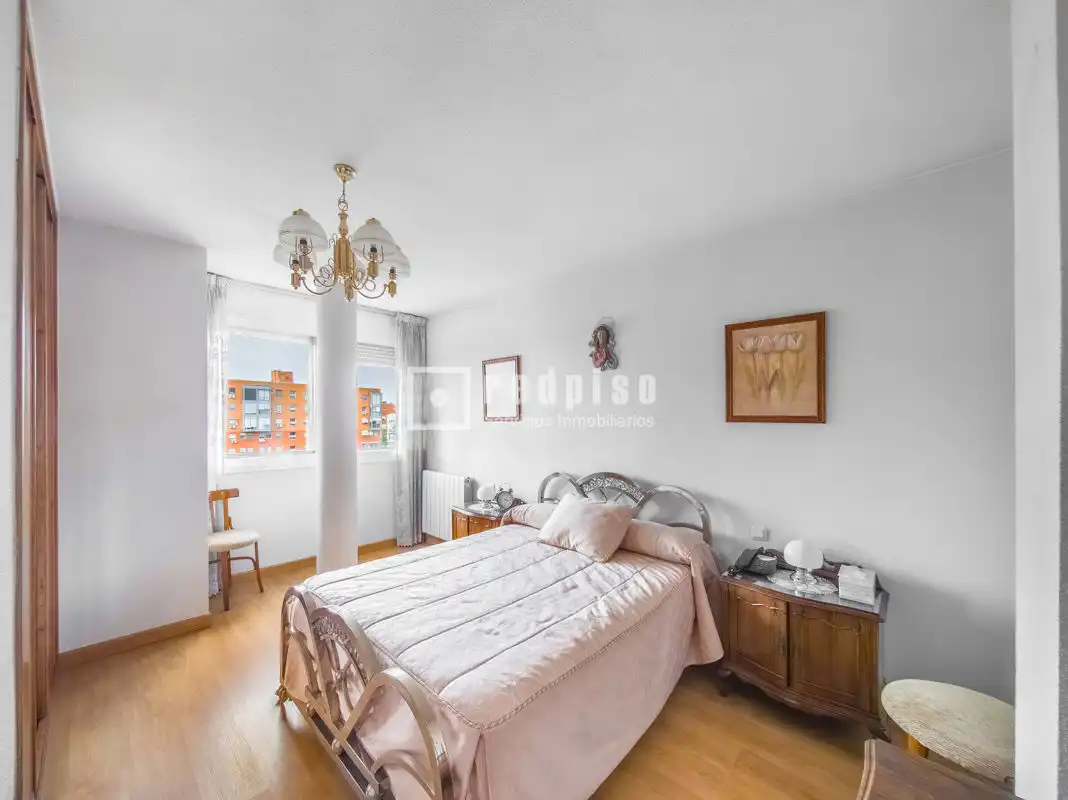 Bedroom of Flat for sale in Madrid  with Air Conditioner and Heating